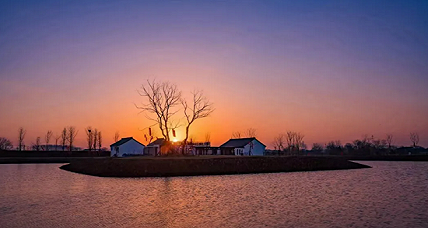 Explore Yangzhou's beauty one step at a time with scenic hiking trails