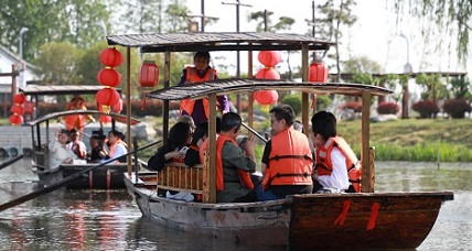 Media tour explores Yangzhou's cultural charms