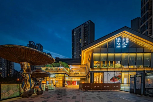 Hotpot heir stirs century-long legacy with modern fire