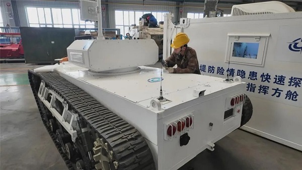Baotou company tests new flood safety equipment
