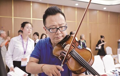 Phoenix violins from Huangqiao shine at international music exhibition