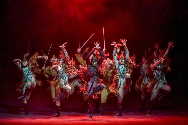 Dance festival concludes with epic cavalry performance