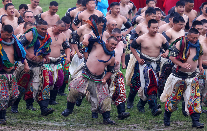 Naadam festival gets underway in Inner Mongolia