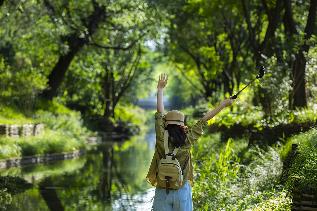 Chongqing's 'summer cooling economy' heats up