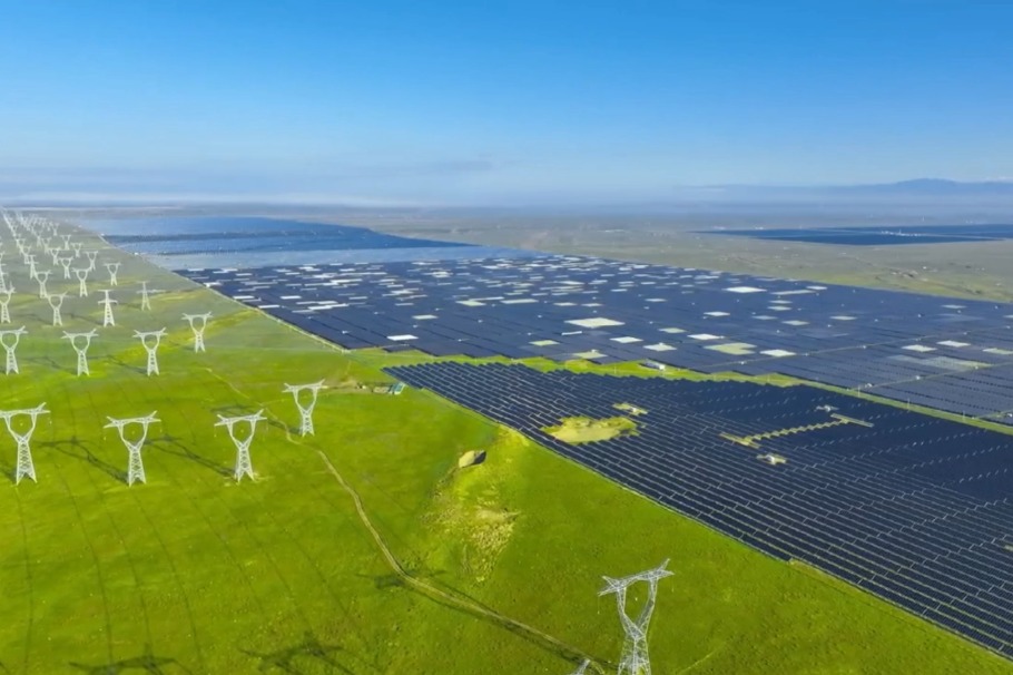 Qinghai turns wasteland into world's largest photovoltaic power project