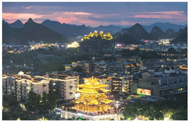 Glow of Solitary Beauty Peak enhances Lijiang River's night views