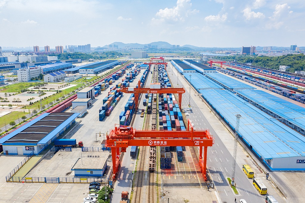 China reports steady railway freight growth in first 7 months