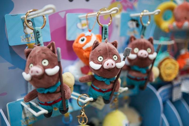 Global buyers flock to South China's Dongguan for creative manufacturing