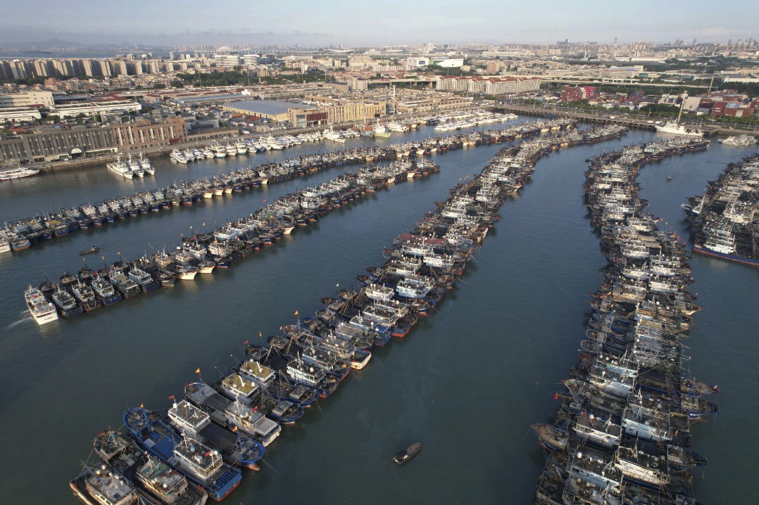 Fujian, Guangdong upgrade emergency typhoon response measures