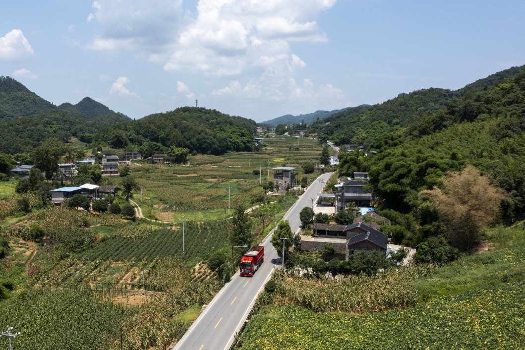 China achieves major targets for rural road development ahead of schedule