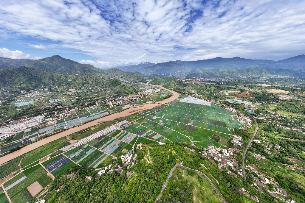 China sees better air, water quality in H1