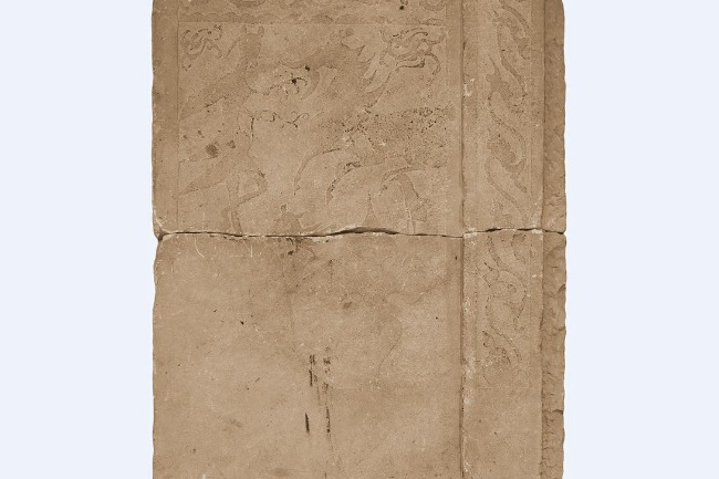 Pictorial brick from Lüliang depicts immortal playing with dragon-horse