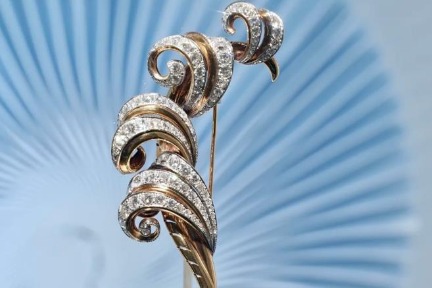 Van Cleef & Arpels jewelry art stuns visitors in Nanjing