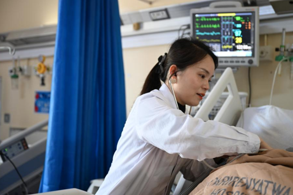 Chinese medical team treats over 7,000 Zimbabwean patients within half year