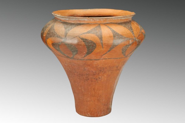 Shanxi treasure: Painted pottery jar from Yangshao culture