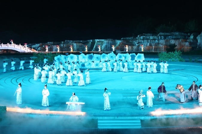 Peak Dynasty and Emperor Kangxi’s Grand Ceremony