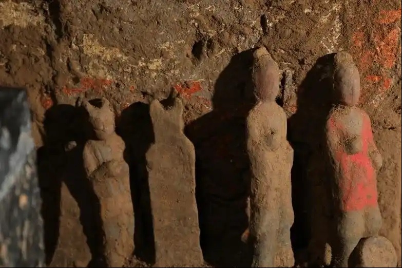Millennium-old tomb unearthed in China's Shaanxi