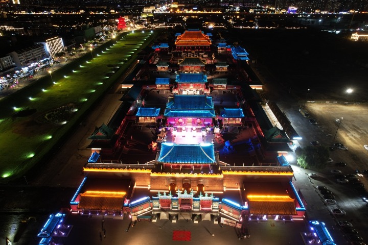 Datong ancient city enchants at night