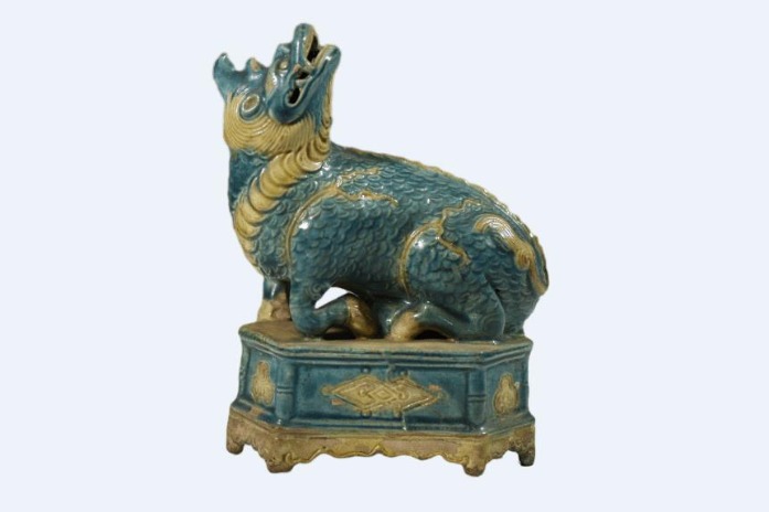 Mythical unicorn shines in Ming Dynasty Fahua porcelain