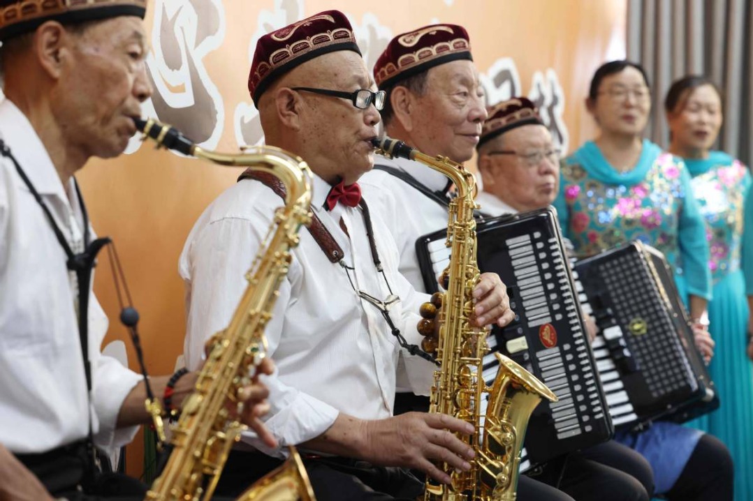Average life expectancy in Xinjiang rises to 77: white paper