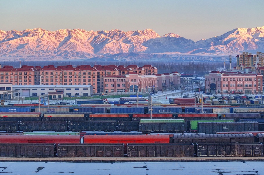 Major Xinjiang port handles over 7,000 China-Europe freight train trips this year