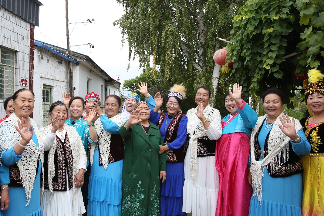 Xinjiang respects, protects languages of all ethnic groups: white paper