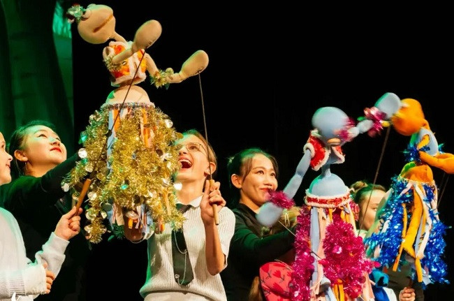 Rugao puppet art troupe shines at intl art festival