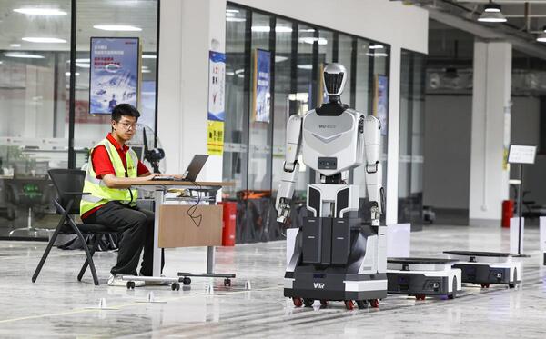 Robots steal the show at Big Data Expo4.jpeg