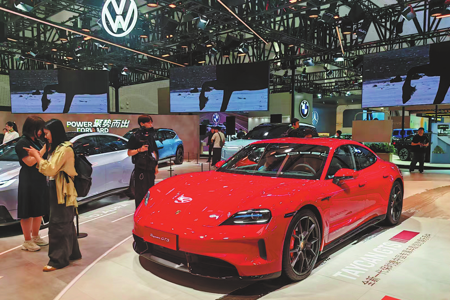 'Global cooperation key to NEV growth'