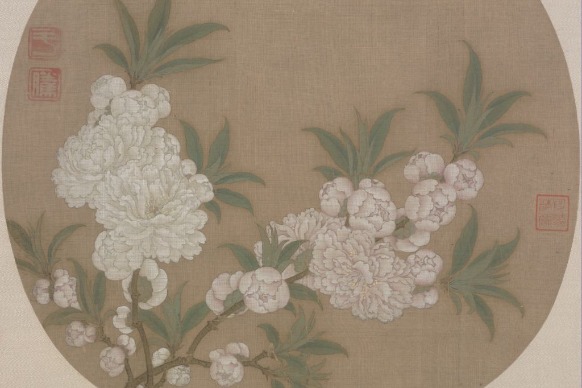 Ancient fan painting captures beauty of spring in full swing