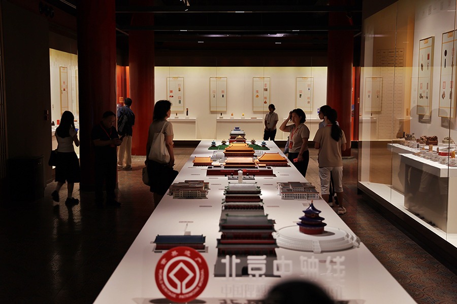 Seal carving exhibition opens for Beijing Central Axis' first heritage anniversary