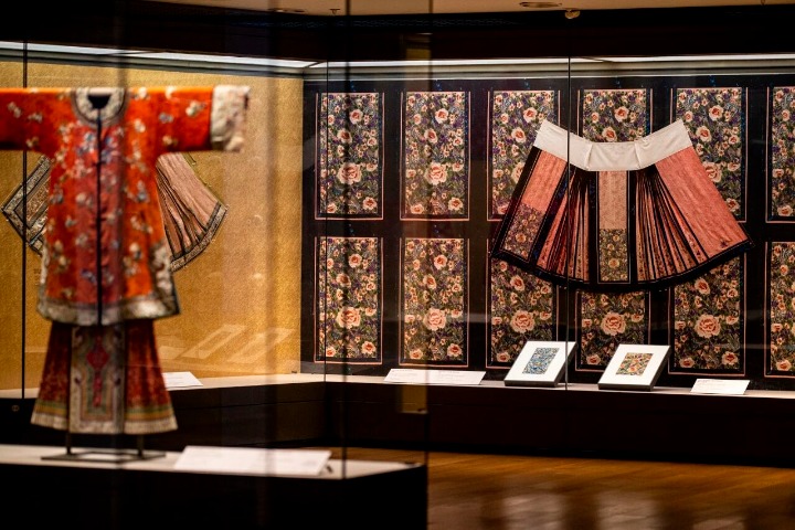 Timeless grace of Mamianqun shines at Beijing exhibition