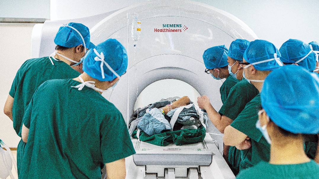 Hainan FTP boosts global trade hub