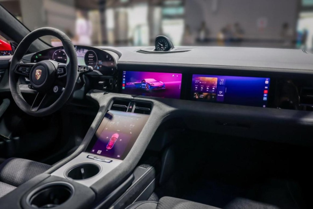 Porsche unveils China-focused infotainment system
