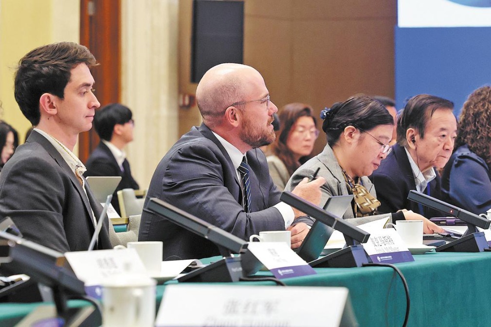 Joint global effort needed to foster fair low-carbon economy