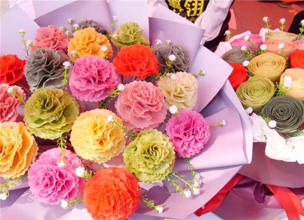 Shandong pancake debuts in Singapore, winning hearts, deals