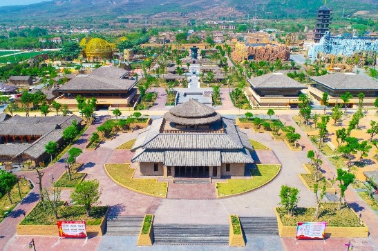 Zhou costumes win big award