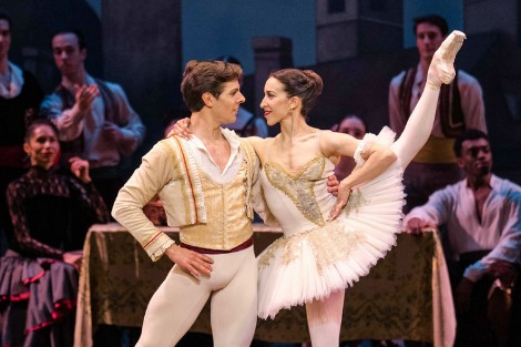 'Don Quixote' pirouettes onto the stage to launch China International Ballet Season