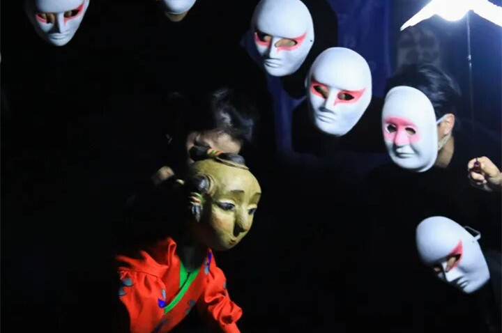 Nantong-produced puppet play 'Bao'er' wows intl stage