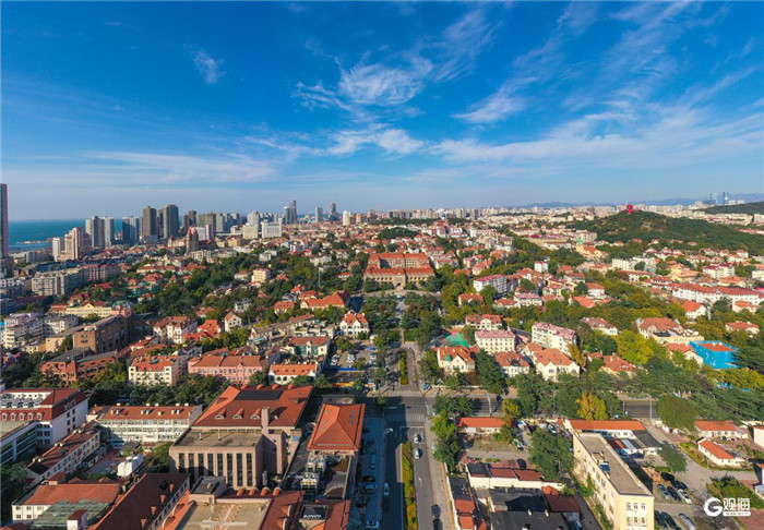 Qingdao's old city paints a perfect autumn palette