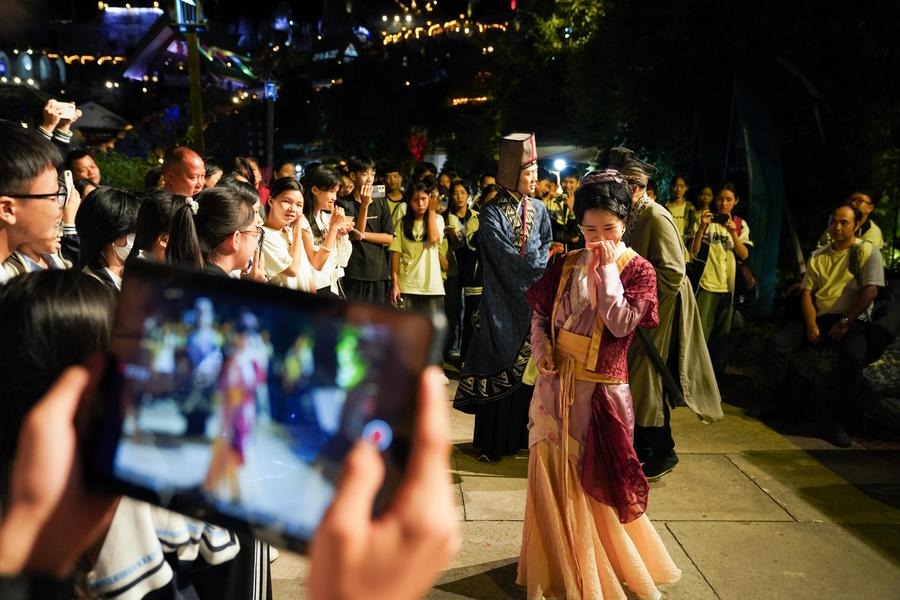 China to boost tourism with improved products, services