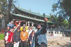 Foreigners glance at 1,000 years of Shanxi
