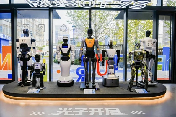OVC opens China's first humanoid robot 7S store