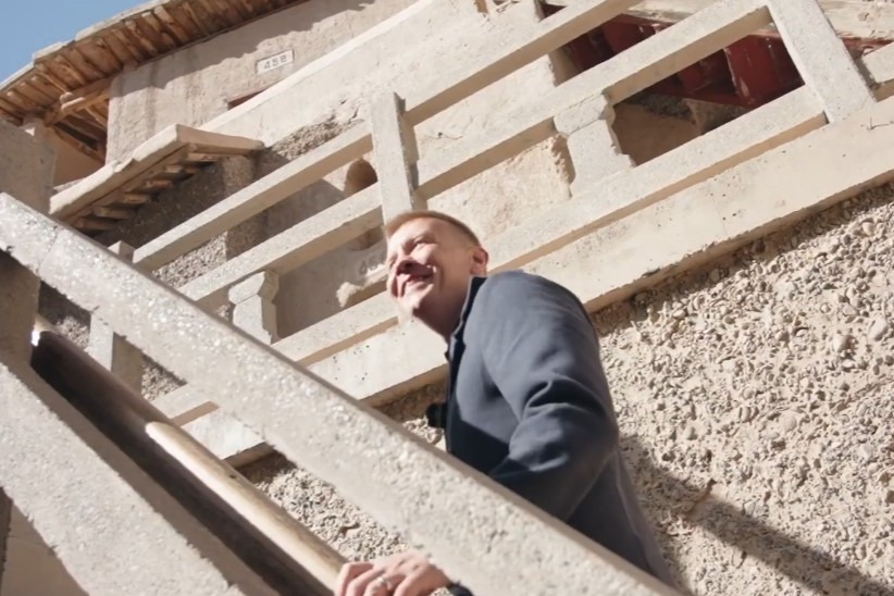 Forging a familial bond by camelback at cultural crossroads