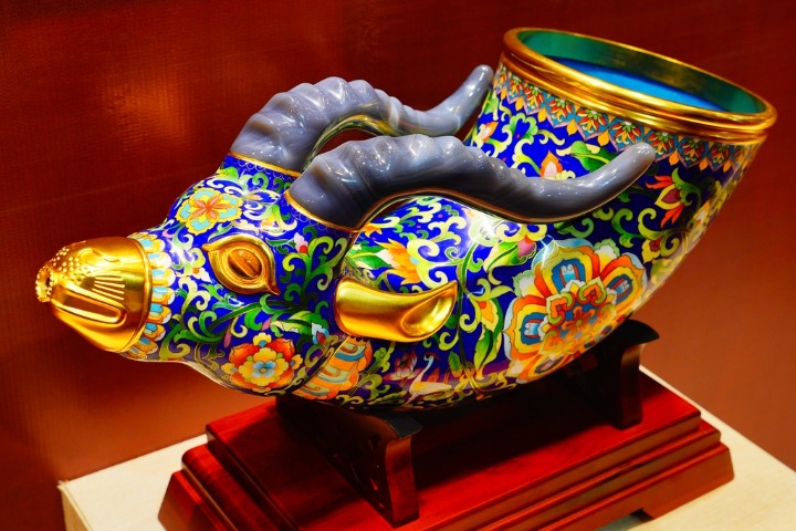 Exhibition honors Beijing's traditional craftsmanship