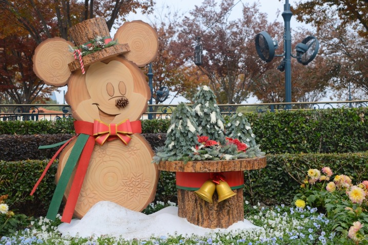 Shanghai Disneytown filled with festive cheer