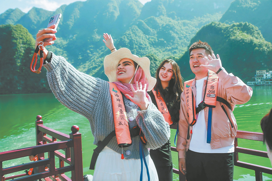 Global students discover Guangxi's culture and community spirit
