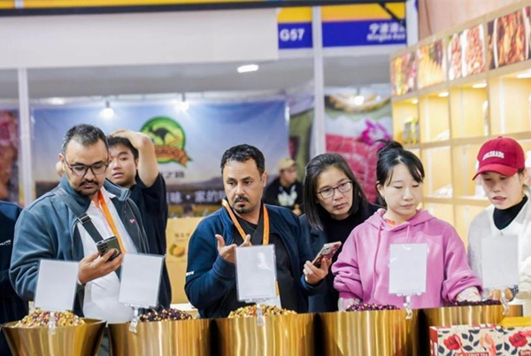 Yiwu imported commodities fair draws global exhibitors