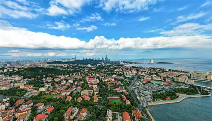 Qingdao's seaside tourism in full bloom