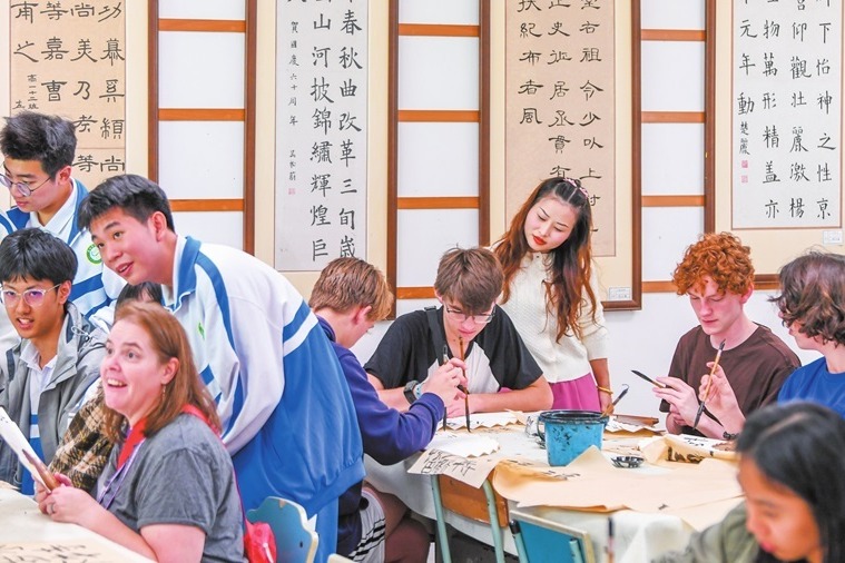 Hainan aims to become hub for global cultural exchanges